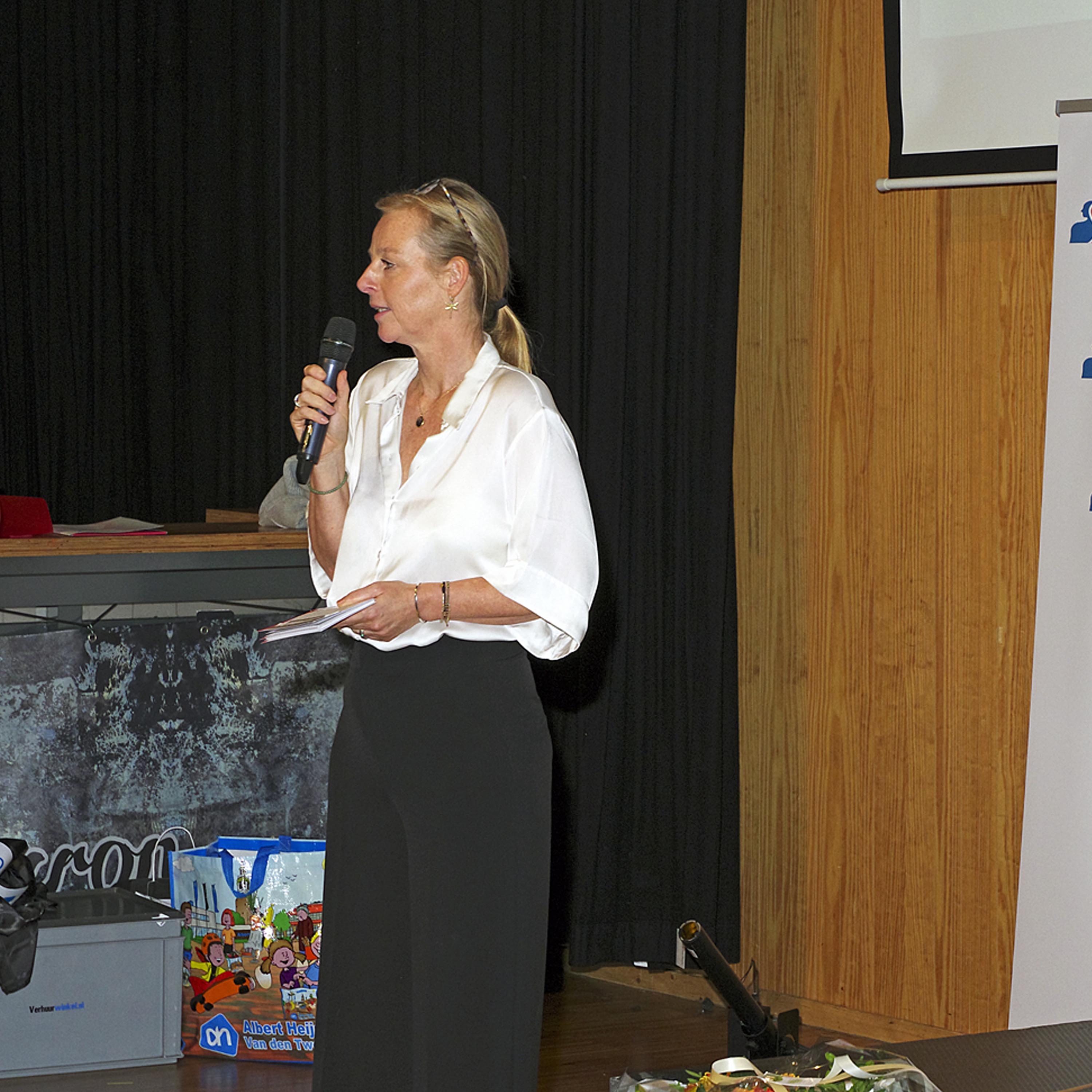 Stichting Lichter Leven Lenneke Vente spreekt op een evenement van sarcoidose.nl